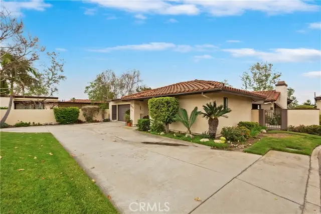 880 El Mirador, Upland, CA 91784 - #3