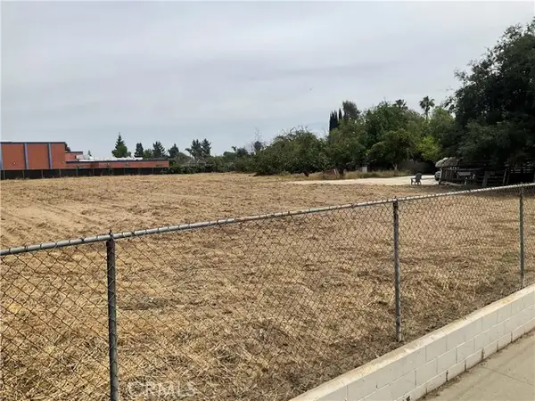 1760 Towne, Pomona, CA 91766