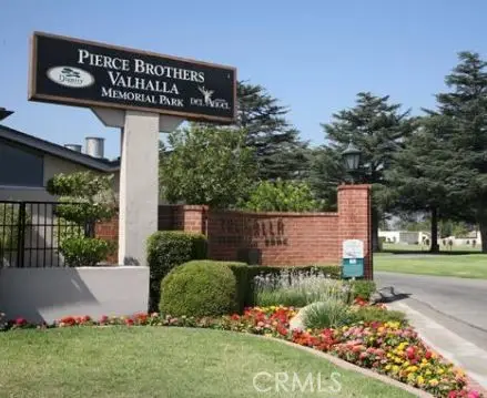 10621 Victory Boulevard, North Hollywood, CA 91606