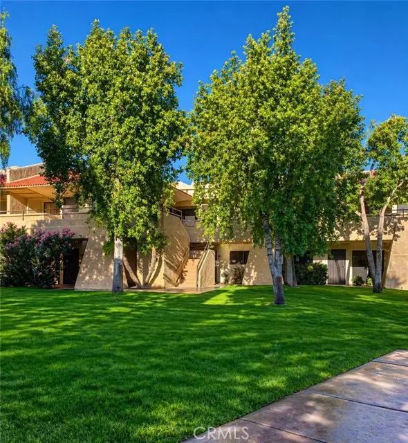 2801 Los Felices  #104, Palm Springs, CA 92262