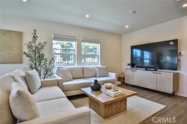 6392 Sierra Vista  #5, Fontana, CA 92336