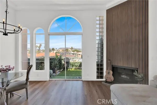 4830 Elmwood Avenue  #302, Los Angeles, CA 90004