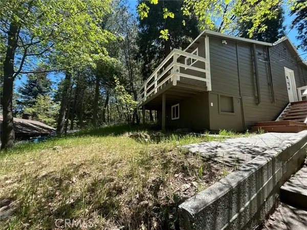 22951 Redwood, Crestline, CA 92325