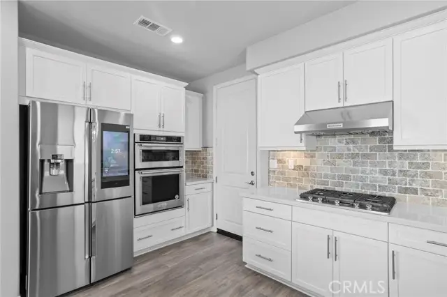 11612 Amsterdam, Sylmar, CA 91342 - #3
