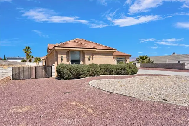 16233 Ridge View Drive, Apple Valley, CA 92307 - #3