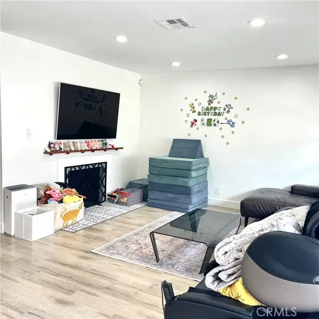 1912 Kenneth, Burbank, CA 91504 - #3
