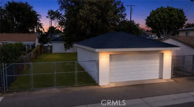 946 Cedar Street, Corona, CA 92879 - #2