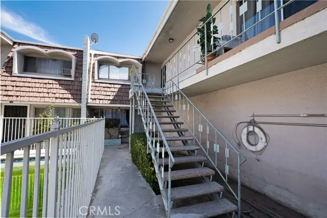 2025 Las Vegas  #11, Pomona, CA 91767 - #2