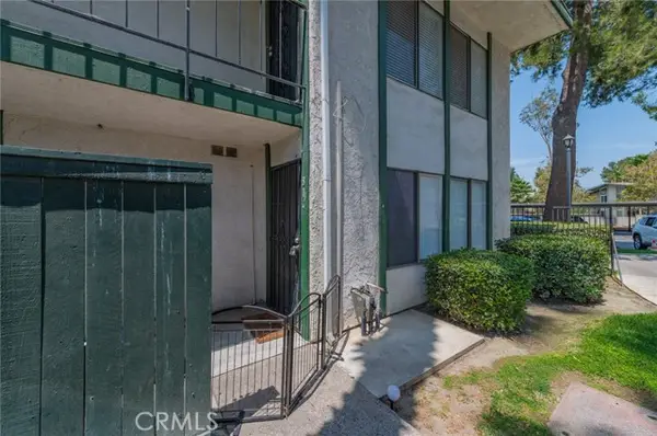 1735 Washington Street  #B-11, Colton, CA 92324