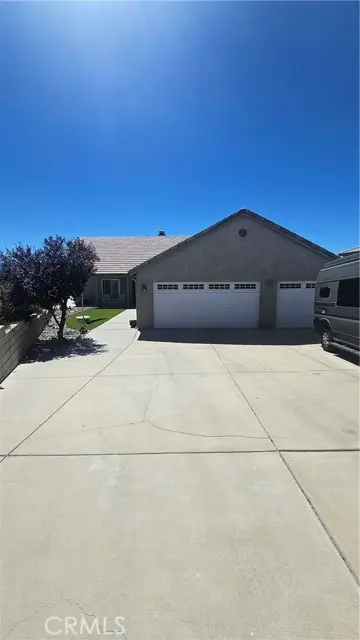 15455 Halinor, Hesperia, CA 92345
