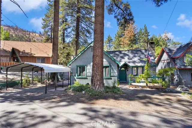 1038 Robin Ln., Wrightwood, CA 92397 - #1