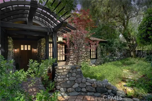 2293 Bonnie Brae, Claremont, CA 91711 - #1