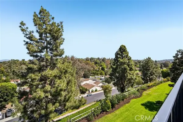 3337 Punta Alta  #3C, Laguna Woods, CA 92637