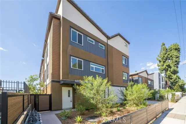 6829 Haskell Avenue, Van Nuys, CA 91406 - #2