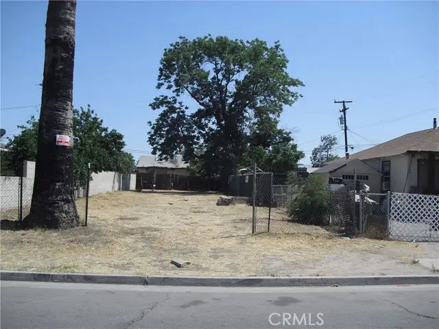 225 5th Street, Bakersfield, CA 93307 - #1