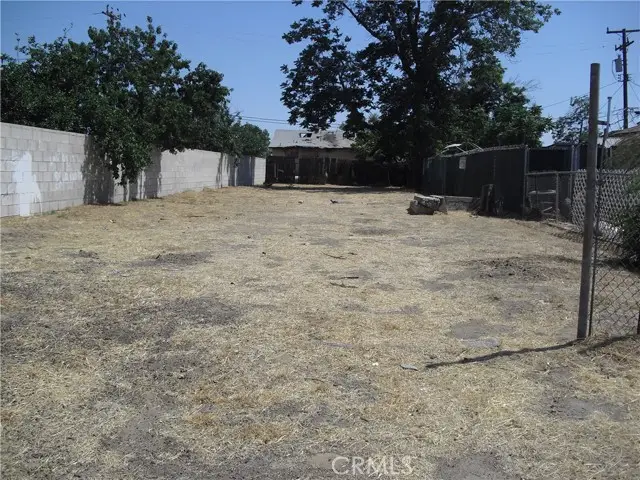 225 5th Street, Bakersfield, CA 93307 - #2