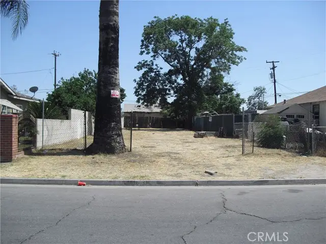 225 5th Street, Bakersfield, CA 93307 - #3
