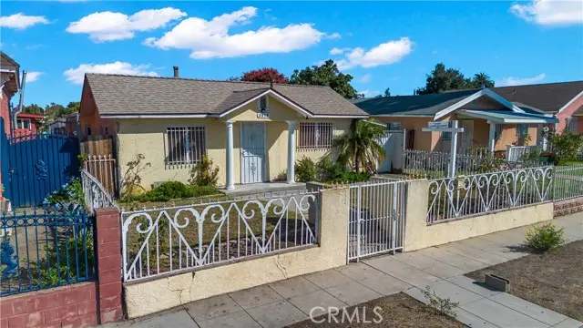 8810 MENLO Avenue, Los Angeles, CA 90044 - #3