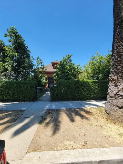 718 Vine Avenue, Ontario, CA 91762 - #1