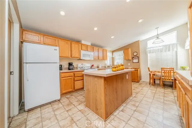 22241 Nisqually  #118, Apple Valley, CA 92308 - #2