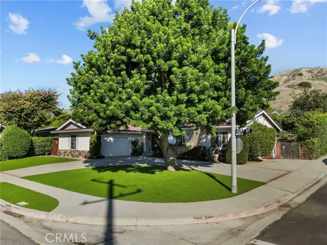 10533 Kurt Street, Sylmar, CA 91342 - Image #2