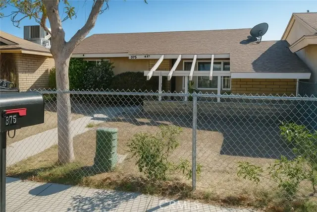 375 Magnolia Cir, Hemet, CA 92543 - Image #2