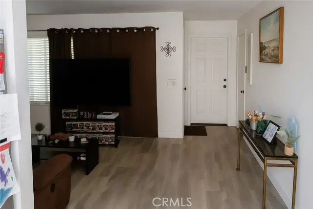 375 Magnolia Cir, Hemet, CA 92543 - Image #3