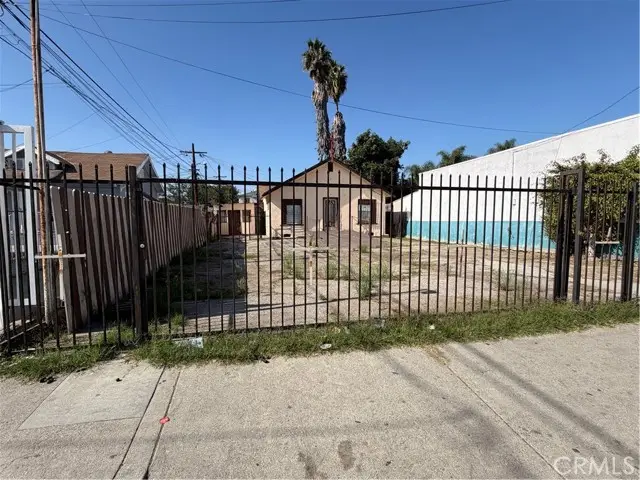 8411 San Pedro, Los Angeles, CA 90003 - Image #3