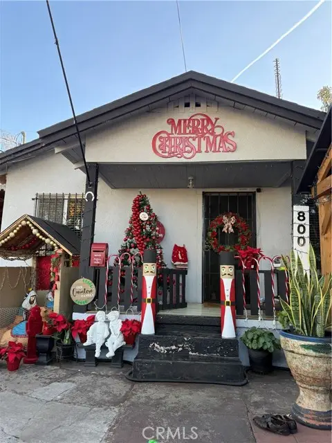 800 97th, Los Angeles, CA 90044