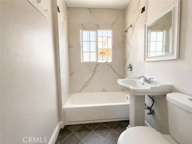 6121 10th, Los Angeles, CA 90043 - #3
