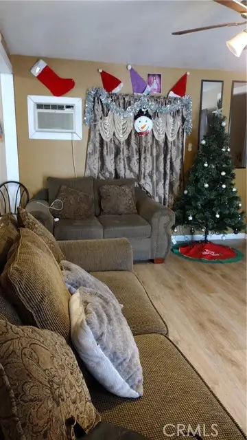 910 76th, Los Angeles, CA 90001 - Image #2