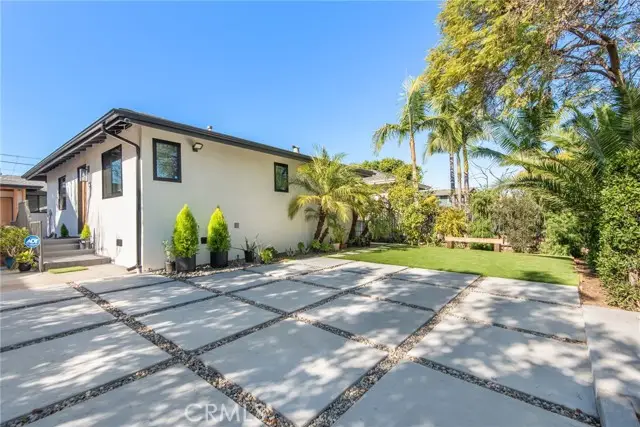 3007 Hobart, Los Angeles, CA 90018 - #2