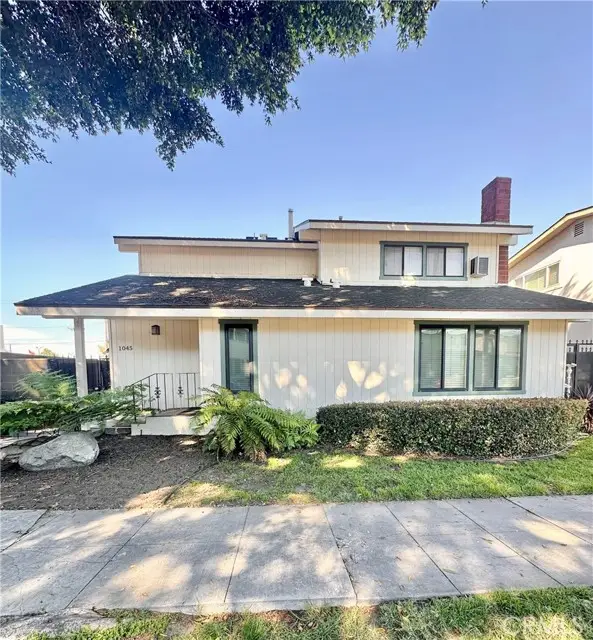 1045 3rd  #4, Long Beach, CA 90802 - #2
