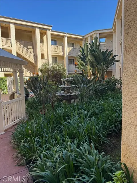 130 Barranca  #212, West Covina, CA 91791