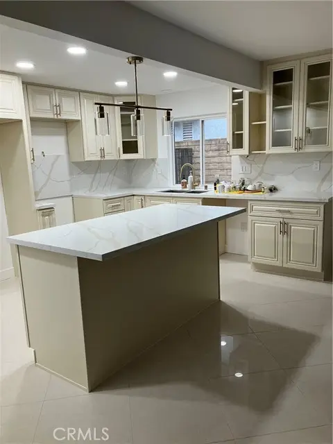 10204 Hanna Avenue, Chatsworth, CA 91311 - #2