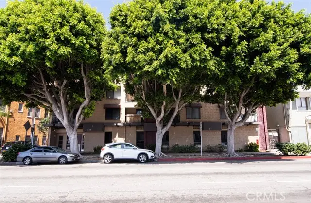 225 6th  #405, Long Beach, CA 90802 - #2