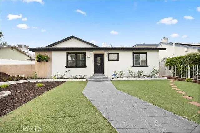 11213 Haskell Avenue, Granada Hills, CA 91344 - #1