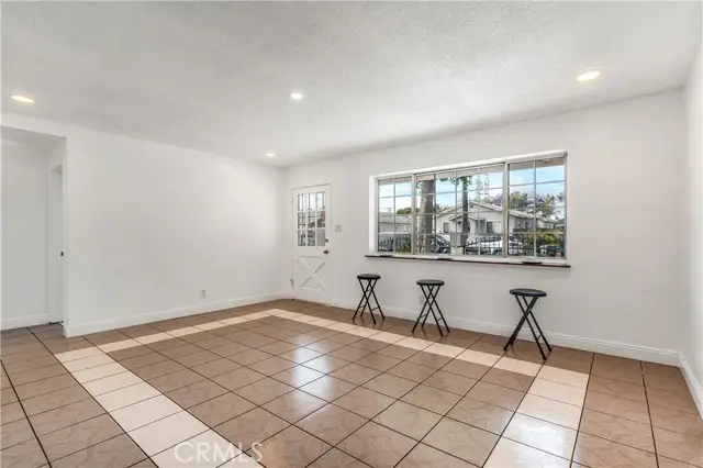 180 69th, Long Beach, CA 90805 - #3