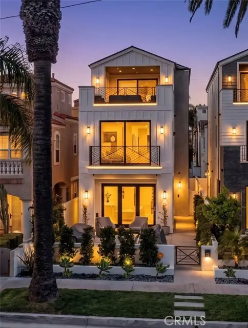 414 9th, Huntington Beach, CA 92648