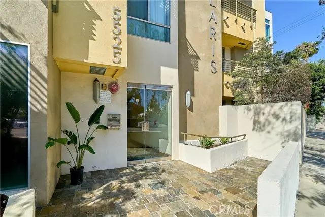 5525 Olympic Boulevard  #202, Los Angeles, CA 90036 - #3