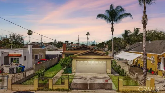 915 41st, Los Angeles, CA 90011 - #2