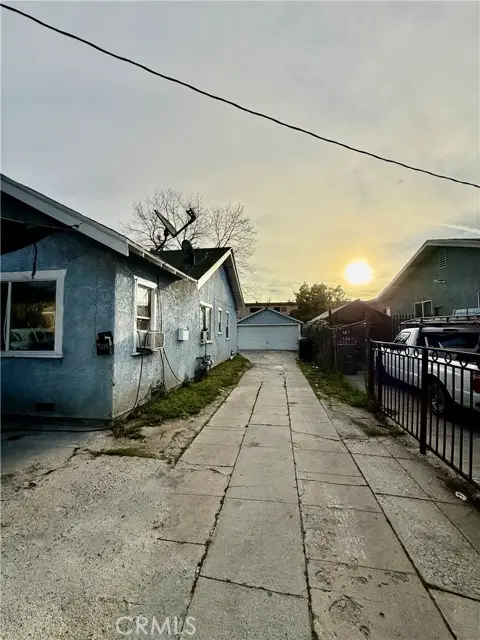 9216 Hoover, Los Angeles, CA 90044 - #3