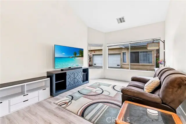 13421 Hubbard St #103, Sylmar, CA 91342 - #3