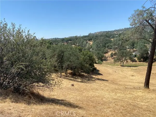 17 Titan Way Way, Coarsegold, CA 93614