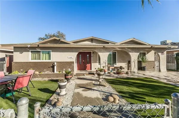 2467 Holloway Avenue, Fresno, CA 93725