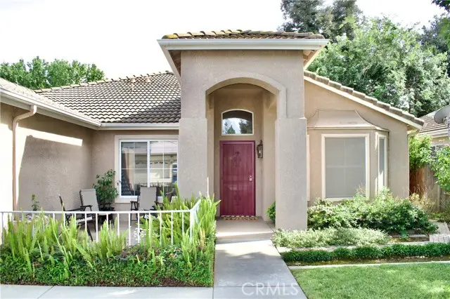 2333 Omaha, Fresno, CA 93720 - #2