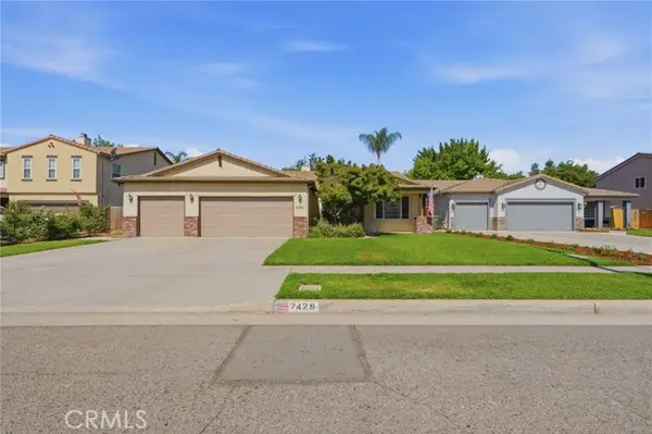2429 Oak Grove Court, Visalia, CA 93291