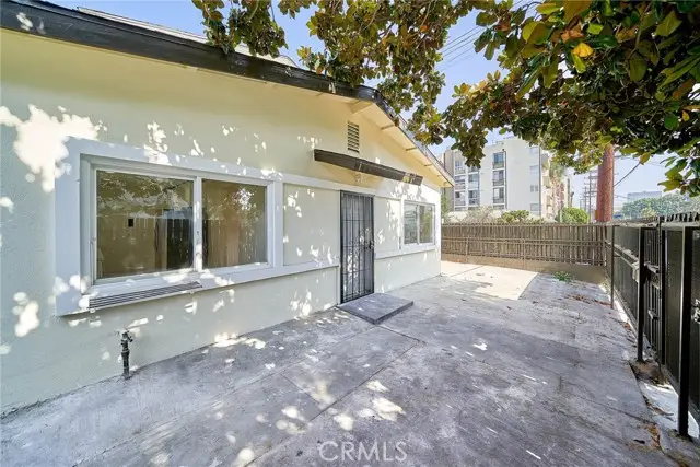 1103 Hobart Boulevard, Los Angeles, CA 90006 - #2
