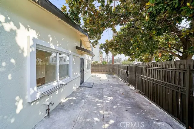 1103 Hobart Boulevard, Los Angeles, CA 90006 - #3