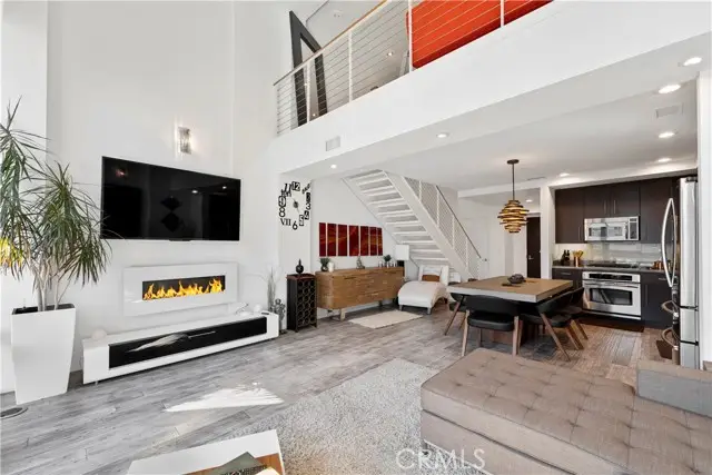 1100 Wilshire Boulevard  #1707, Los Angeles, CA 90017 - Image #3